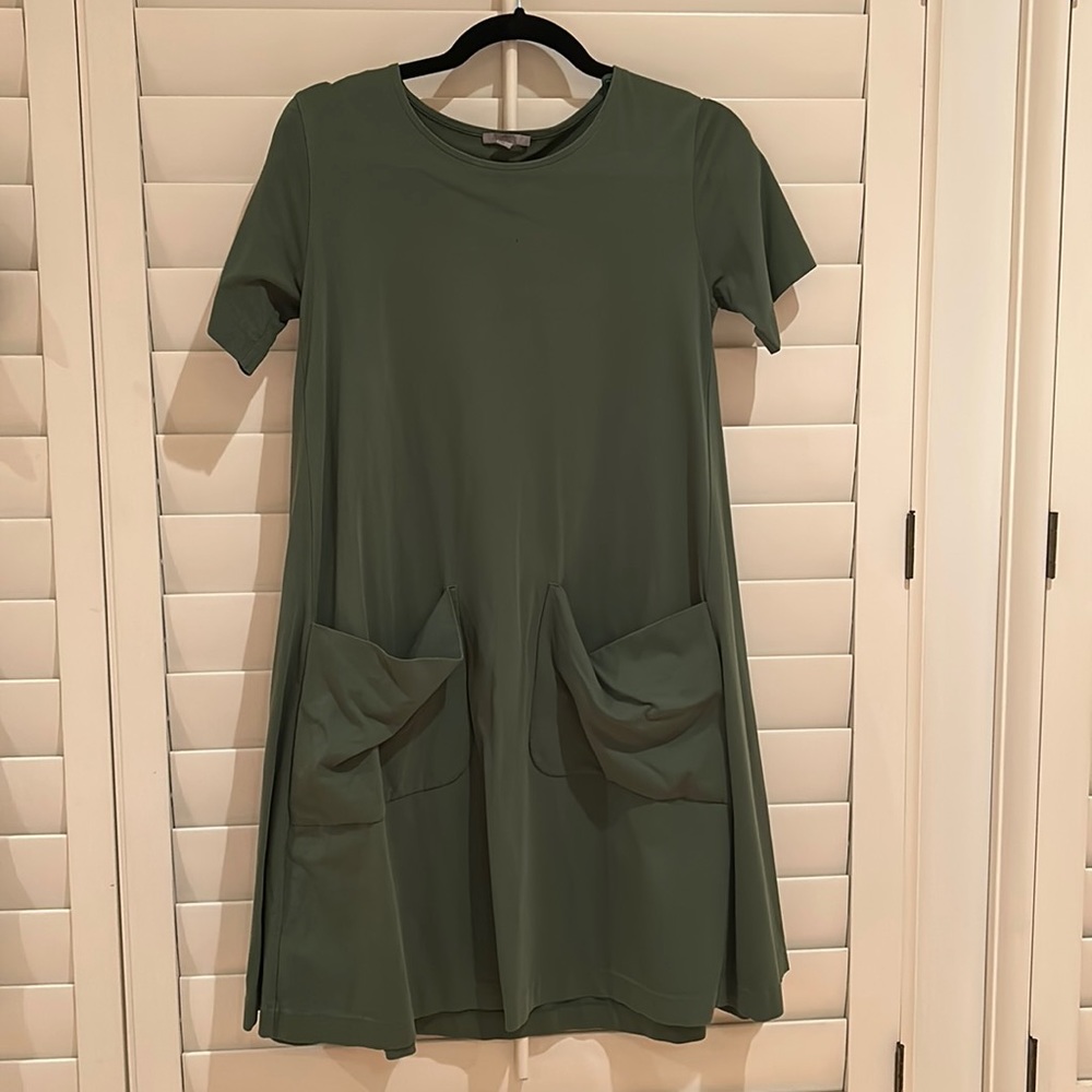 Green dress with pockets